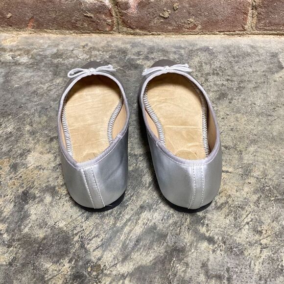 Mari A. Silver Beatriz Ballerina Flats Size 7 - Picture 5 of 9